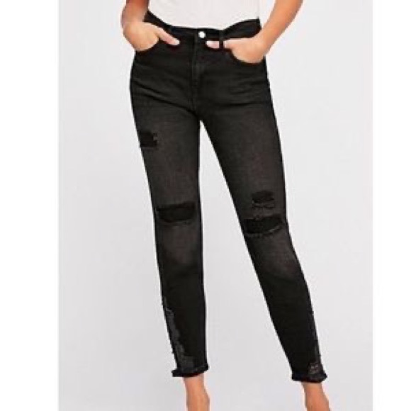 We The Free skinny black distressed jeans.  Size 26. - Picture 1 of 8